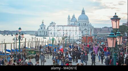 Il lungomare presso Piazza San Marco a Venezia, Italia Foto Stock