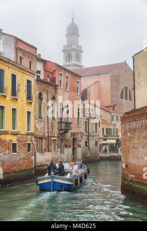 Nebbioso giorno a Venezia Foto Stock