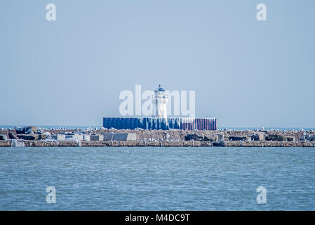 Cleveland Porto West Pierhead Lighthouse congelate in ghiaccio Foto Stock