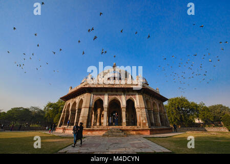 Isa Khan's tomba all'imperatore Mughal Humayum tomba del complesso, Delhi, India Foto Stock