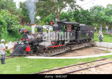 Il vecchio treno (Maria Fumaca) in Tiradentes, una città coloniale Foto Stock