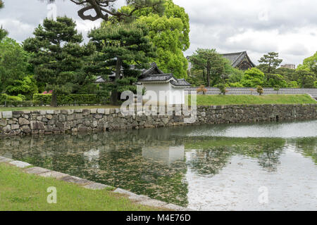 Il castello di Nijo fossato interno Foto Stock