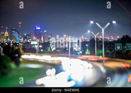 Traffico di sera in san antonio texas Foto Stock