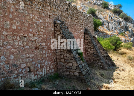 Frammento del muro di fortificazione. Foto Stock