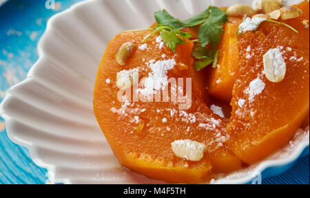 Firinda Kabak Tatlisi - Turco Tradizionale dessert di zucca Foto Stock