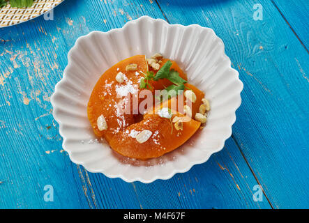 Firinda Kabak Tatlisi - Turco Tradizionale dessert di zucca Foto Stock