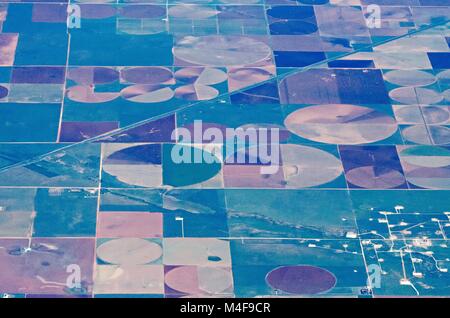 Vista aerea di terra agricola campi di raccolto negli Stati Uniti Foto Stock