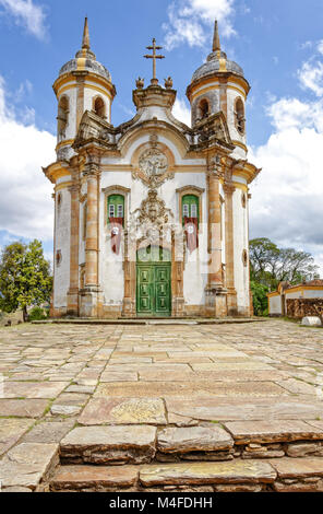 Il vecchio e la storica chiesa di Ouro Preto Foto Stock