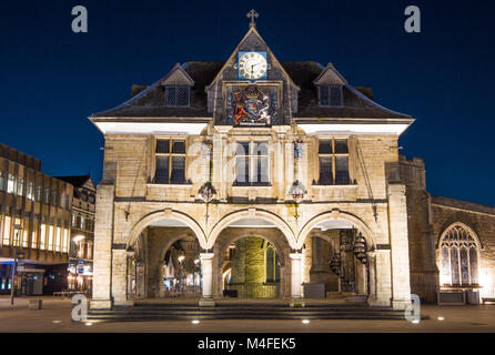 PETERBOROUGH, Regno Unito - 12 febbraio 2018. Peterborough Guildhall è un esempio di architettura storica nel centro della città di Peterborough, Regno Unito e illustrato Foto Stock