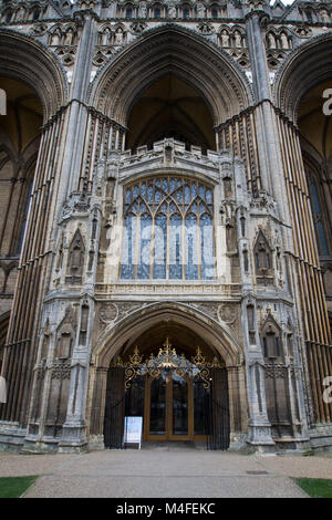 PETERBOROUGH, Regno Unito - 12 febbraio 2018. Peterborough Cathedral è un esempio di architettura storica nel centro della città di Peterborough, Regno Unito. Foto Stock