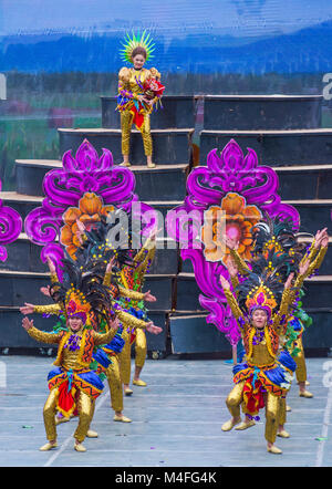 Partecipanti al festival Sinulog nella città di Cebu Filippine Foto Stock