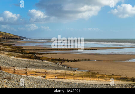 Spiaggia Amroth guardando ad est sulla South Pembrokeshire Coast Foto Stock