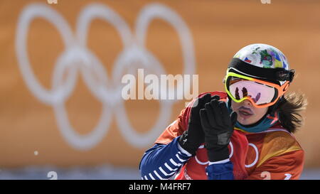 Pyeongchang, Corea. Xvi Feb, 2018. Medaglia di bronzo vincitore Eva Samkova, della Repubblica ceca, celebra dopo la donna finali di snowboard a Phoenix Snow Park al 2018 Olimpiadi invernali di Pyeongchang, Corea del Sud, 16 febbraio 2018. Credito: Michal Kamaryt/CTK foto/Alamy Live News Foto Stock