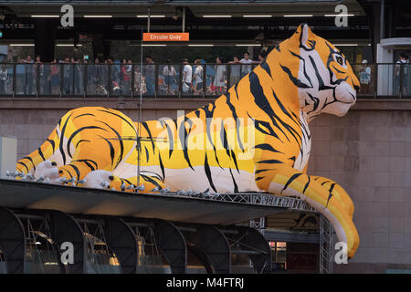 Sydney, Australia. Xvi Feb, 2018. Città di Sydney per il nuovo anno cinese il lancio ufficiale di evento che ebbe luogo intorno al Circular Quay a Sydney, in Australia. Anno Nuovo cinese gli eventi che avranno luogo in tutta Sydney dal XVI di Febbraio fino al 4 marzo. Nella foto è una lanterna lunare. Credito: mjmediabox/Alamy Live News Foto Stock