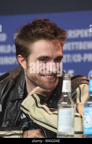 Conferenza stampa presso il Grand Hyatt Hotel di Berlino/Germania per "giovincella" dalla 68BERLINALE (International Film Festival.) dotate di: Robert Pattinson, David Zellner, Zellner Natham, Mia Wasikowska . Dove: Berlino/Germania, quando: 16.Febbraio 2018, "Crediti: T.O.Pictures / Alamy Live News" Foto Stock