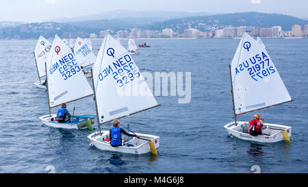 Palamos, Spagna. Xvi Feb, 2018. Xxix International Palamos Optimist Trophy 2018, XIII Nations Cup, 16 febbraio 2018 , Città Palamos, Spagna Credito: Arpad Radoczy/Alamy Live News Foto Stock