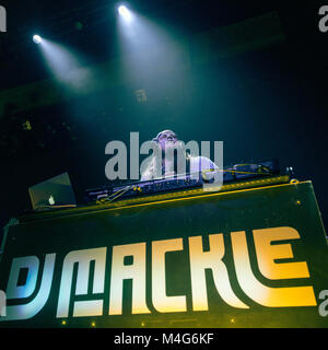 Madison, Wisconsin, Stati Uniti d'America. 15 Feb, 2018. DJ MACKLE durante la caduta in posizione tour al Orpheum in Madison, Wisconsin Credit: Daniel DeSlover/ZUMA filo/Alamy Live News Foto Stock