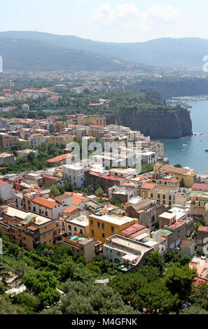 Vista aerea della città di Sorrento, Italia. Foto Stock