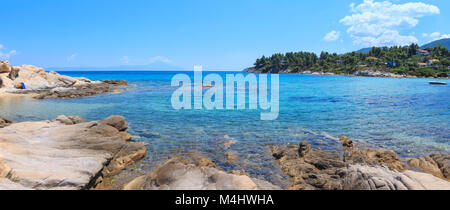 Mare Egeo costa (Calcidica, Grecia). Foto Stock