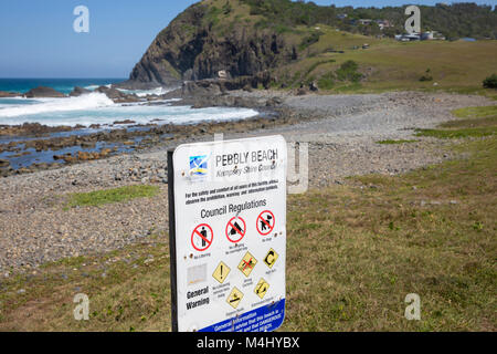 Crescent Head e spiaggia di ciottoli sulla mezza costa nord del Nuovo Galles del Sud, Australia Foto Stock