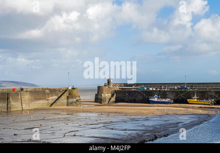 Saundersfoot Harbour a bassa marea South Pembrokeshire West Wales Foto Stock