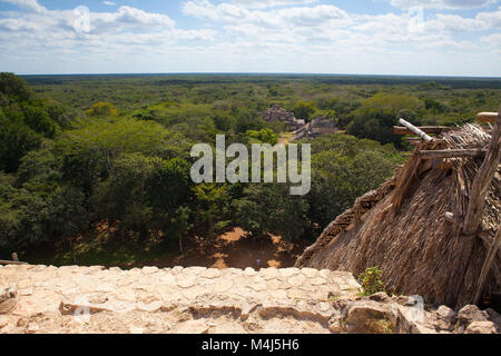 Le maestose rovine in Ek Balam. Ek Balam è un Yucatec-Maya sito archeologico entro il comune di Temozón, Yucatan, Messico. Foto Stock