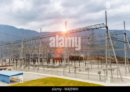 Trasformatore di potenza sottostazione Foto Stock