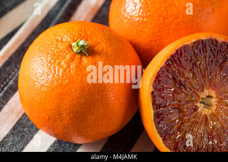 Materie organiche Tango Ruby Arancio sanguigno Clementine pronto a mangiare Foto Stock