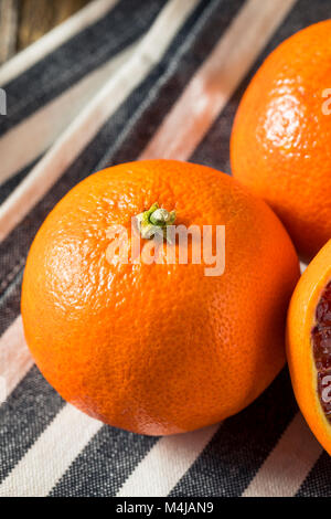 Materie organiche Tango Ruby Arancio sanguigno Clementine pronto a mangiare Foto Stock