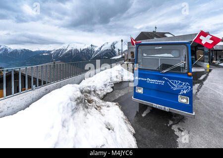 Esclusiva dei mezzi di trasporto in auto gratuito villaggio alpino di Bettmeralp Foto Stock