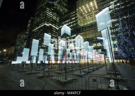 Sculture, strutture ed impianti, le creazioni di alcuni dei più innovativi artisti e designer di tutto oggi, presentando il lavoro in diverse forme di tecnologia della luce in inverno luci, Canary Wharf, London, Regno Unito dotato di: atmosfera, vista in cui: London, England, Regno Unito quando: 17 Gen 2018 Credit: Wheatley/WENN Foto Stock