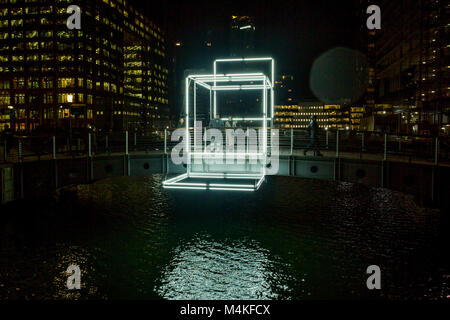 Sculture, strutture ed impianti, le creazioni di alcuni dei più innovativi artisti e designer di tutto oggi, presentando il lavoro in diverse forme di tecnologia della luce in inverno luci, Canary Wharf, London, Regno Unito dotato di: atmosfera, vista in cui: London, England, Regno Unito quando: 17 Gen 2018 Credit: Wheatley/WENN Foto Stock