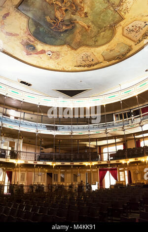 Cienfuegos, Cuba - 7 Dicembre 2017: Interno del Teatro Ciefuegos senza che nessuno Foto Stock