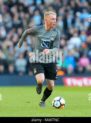 Coventry City's Chris Stokes durante la Emirates FA Cup, quinto round in abbinamento alla AMEX Stadium, Brighton. Stampa foto di associazione. Picture Data: Sabato 17 Febbraio, 2018. Vedere PA storia SOCCER Brighton. Foto di credito dovrebbe leggere: Gareth Fuller/filo PA. Restrizioni: solo uso editoriale nessun uso non autorizzato di audio, video, dati, calendari, club/campionato loghi o 'live' servizi. Online in corrispondenza uso limitato a 75 immagini, nessun video emulazione. Nessun uso in scommesse, giochi o un singolo giocatore/club/league pubblicazioni. Foto Stock