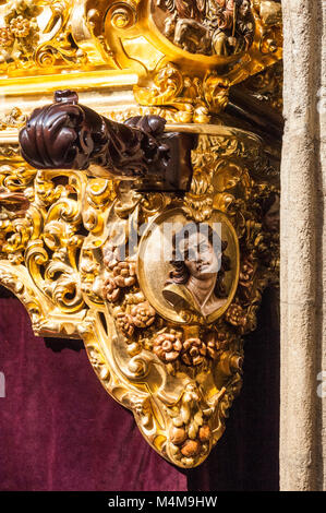 Dettaglio della scultura in legno del galleggiante di Cristo della confraternita di 'San Esteban'. Foto Stock