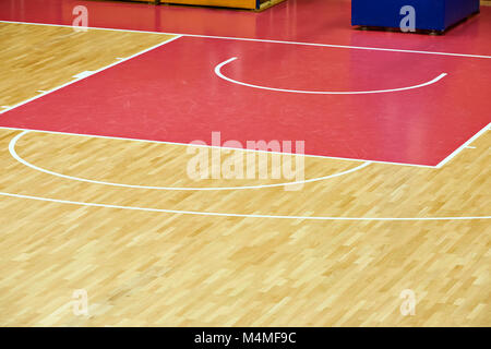 Campo da pallacanestro parquet inindoors sport palestra Foto Stock