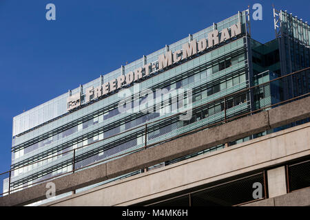 Un logo segno al di fuori della sede di Freeport-McMoRan Inc., a Phoenix, Arizona, il 30 gennaio 2018. Foto Stock