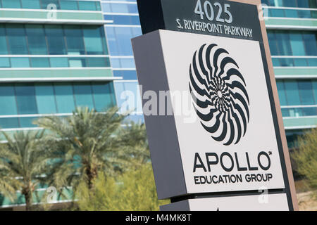 Un logo segno al di fuori della sede dell'Apollo Education Group, Inc., la società madre di fini di lucro College, University of Phoenix in Ph Foto Stock