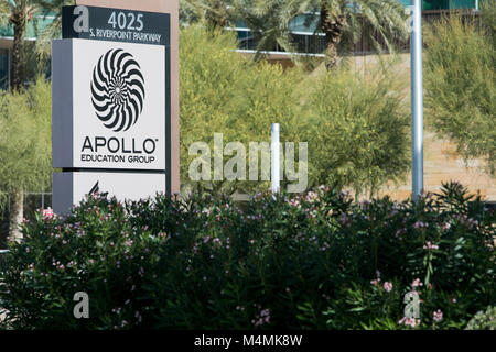 Un logo segno al di fuori della sede dell'Apollo Education Group, Inc., la società madre di fini di lucro College, University of Phoenix in Ph Foto Stock