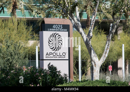 Un logo segno al di fuori della sede dell'Apollo Education Group, Inc., la società madre di fini di lucro College, University of Phoenix in Ph Foto Stock