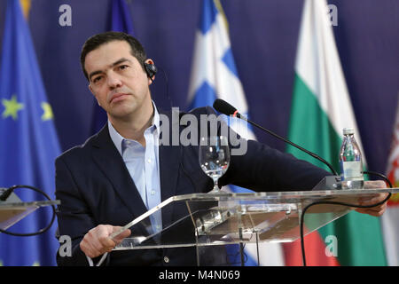 A Belgrado, in Serbia - 9 Dicembre 2017: Primo Ministro greco Alexis Tsipras parla ai media nel corso di una conferenza stampa durante i leader regionali incontro ho Foto Stock