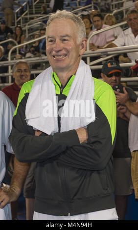 Delray Beach, Florida, Stati Uniti d'America. Xvi Feb, 2018. John McEnroe crystal come egli celebra il suo 59 compleanno al 2018 Delray Beach aperto il 16 febbraio 2018 in Delray Beach, Stati Uniti d'America. Persone: John McEnroe Credito: tempeste Media Group/Alamy Live News Foto Stock