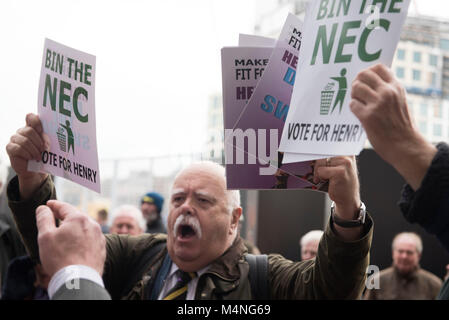 ICC di Birmingham, UK. Xvii Feb, 2018. Il UKIP EGM (assemblea generale straordinaria) un voto di fiducia con i membri del partito deciderà se il leader attuale Henry Bolton OBE è adatta a portare. ICC di Birmingham, Inghilterra, Regno Unito. 17.02.18 Credito: Filip Pekalski/Alamy Live News Foto Stock