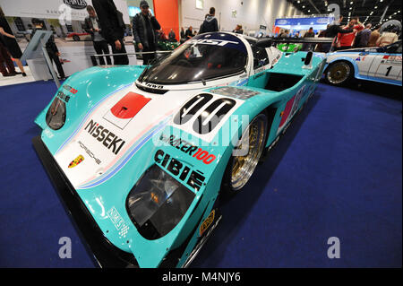 Londra, Regno Unito. Xvii Feb, 2018. Un 1988 Porsche 962C racing car in mostra al London Classic Car Show che si sta svolgendo a ExCel di Londra, Regno Unito. Più di 700 dei migliori posti al mondo per automobili classiche sono in esposizione presso lo show che vanno dal vintage pre-guerra tourer al moderno concetto di automobili. La mostra mette in circa 37.000 visitatori, che vanno dal grave teste di benzina per le persone che amano il bello e i veicoli classici. Foto Stock