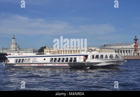 Aliscafo sul fiume Neva, ST.PETERSBURG Foto Stock