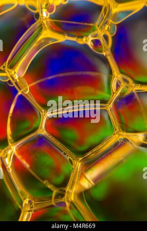 Colorato psichedelico vivace sfondo astratto e texture di bolle, olio e acqua Foto Stock
