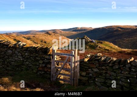 In autunno la luce solare sulla northern cadde vertici Foto Stock