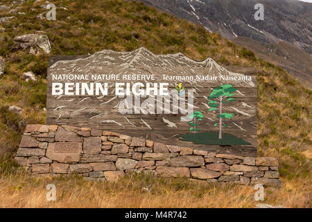 Firmare all'entrata del Beinn Eighe Riserva Naturale Nazionale, Glen Torridon, Scotland, Regno Unito Foto Stock