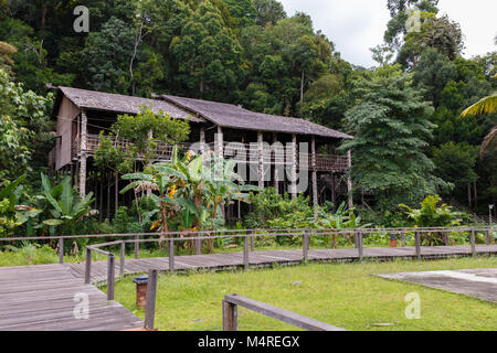 Orang ulu longhouse, il Damai, Sarawak Borneo Malaysia Foto Stock