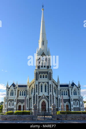 Colore immagine esterna della chiesa chiamato Groot Kerk in Graaff Reinet, Sud Africa ,prese su una luminosa giornata soleggiata con cielo blu Foto Stock